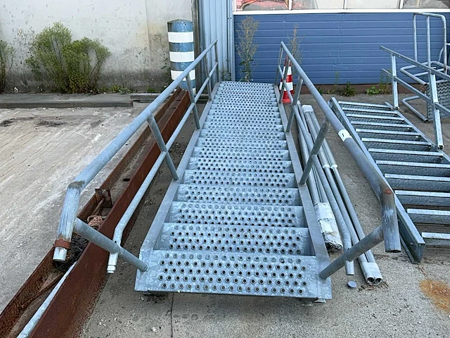Vaste trap - afbeelding 2 van  6