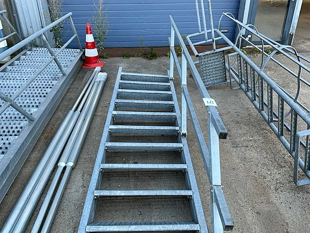 Vaste trap - afbeelding 3 van  6