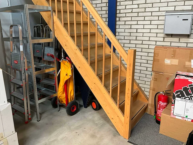 Vaste trap - afbeelding 5 van  12