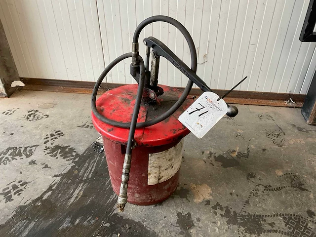 Vat total grease smeervet met handpomp - afbeelding 1 van  2