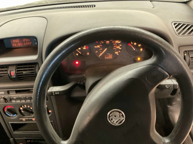 Vauxhall astra 1.6 bedrijfswagen - afbeelding 2 van  14