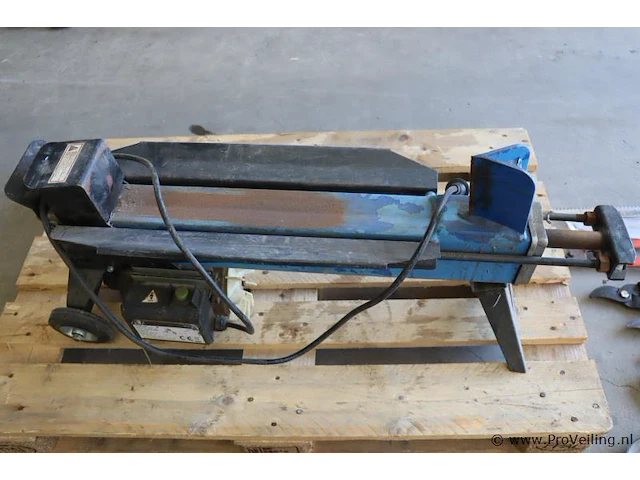 Vdt houtklover model v527 incl. gifspuit, hakbijlen & snoeischaren - afbeelding 2 van  8