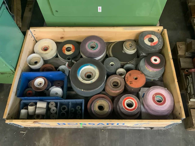 Veb gotha swu 250 i gereedschap slijpmachine - afbeelding 7 van  7