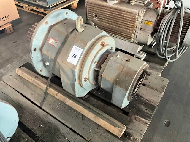 Vector rf 133r82a kraan zwenkkast - afbeelding 1 van  3