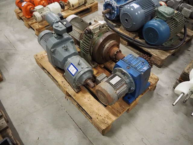 Vector / sew eurodrive / lenze - afbeelding 1 van  13