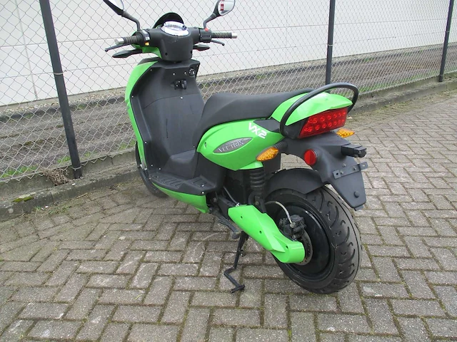 Vectrix - vx2 - electrische bromscooter - e-scooter - afbeelding 3 van  15