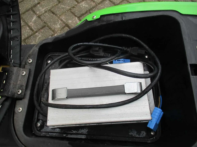 Vectrix - vx2 - electrische bromscooter - e-scooter - afbeelding 5 van  15