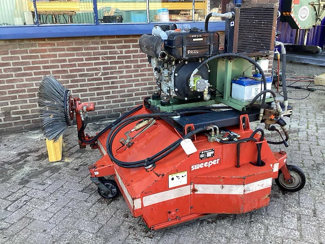 Veegmachine 05 ib 1200 sweeper lombardini - afbeelding 1 van  9