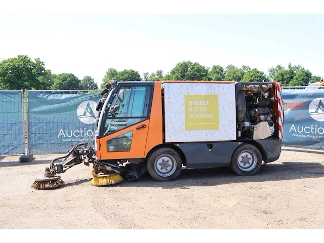Veegmachine aebi mfh2500 diesel 2011 - afbeelding 1 van  1