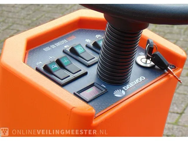 Veegmachine daewoo, bouwjaar 2023 - afbeelding 4 van  6