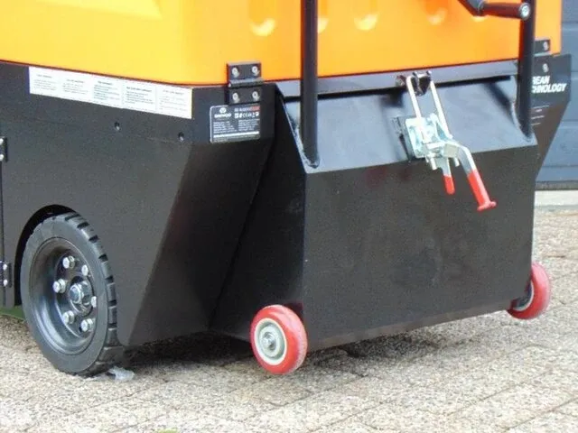 Veegmachine daewoo, das80, bouwjaar 2023 - afbeelding 7 van  17
