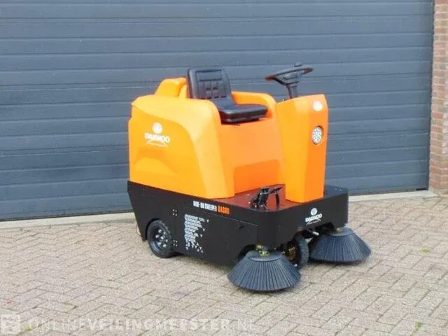 Veegmachine daewoo, das80, bouwjaar 2023 - afbeelding 10 van  17