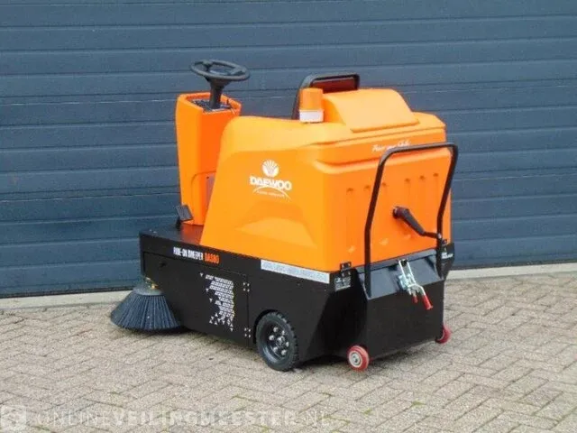 Veegmachine daewoo, das80, bouwjaar 2023 - afbeelding 13 van  17