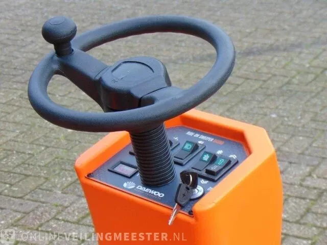 Veegmachine daewoo, das80, bouwjaar 2023 - afbeelding 14 van  17