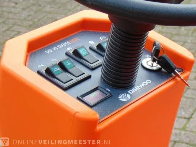 Veegmachine daewoo, das80, bouwjaar 2023 - afbeelding 15 van  17