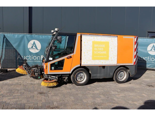 Veegmachine diesel 2013 - afbeelding 1 van  1