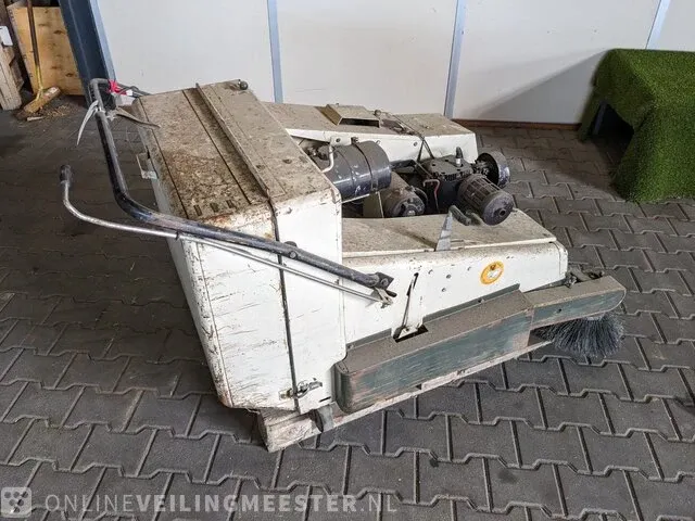 Veegmachine fmc champenois - afbeelding 2 van  8