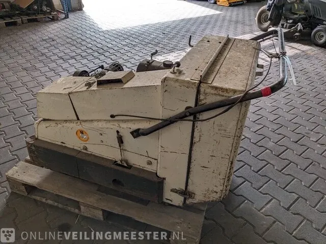Veegmachine fmc champenois - afbeelding 5 van  8