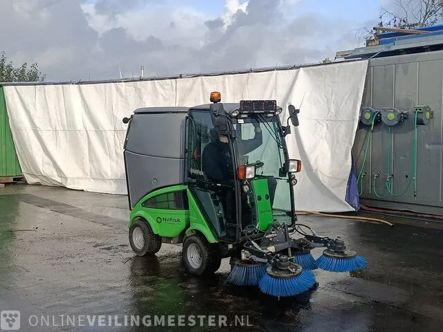 Veegmachine nilfisk, t2a, bouwjaar 2018 - afbeelding 1 van  32