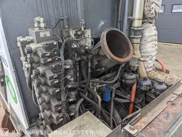 Veegmachine ravo, 4-series cng - afbeelding 17 van  25