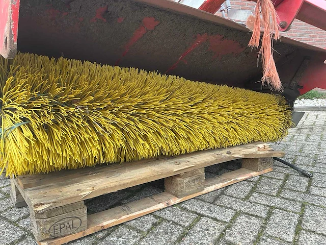 Veegmachine straatveegmachine - afbeelding 2 van  12