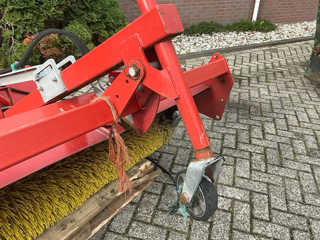 Veegmachine straatveegmachine - afbeelding 4 van  12