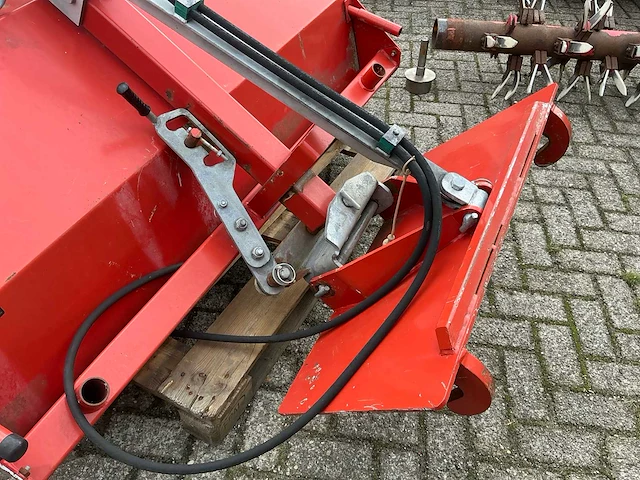 Veegmachine straatveegmachine - afbeelding 10 van  12
