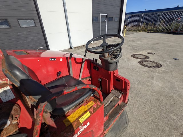 Veegmachine thedra, super boxer diesel, 2005 - afbeelding 32 van  32