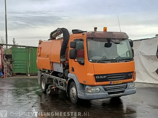 Veegmachine vrachtwagen daf, 2007 daf fa lf45g12 + johnston vf501, bouwjaar 2007 - afbeelding 12 van  29