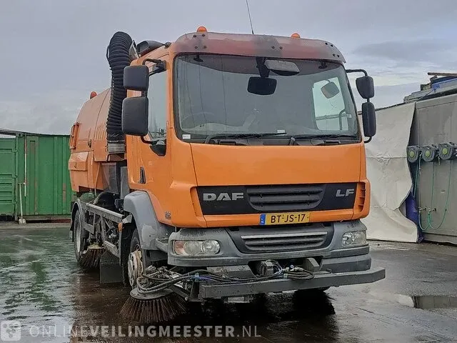 Veegmachine vrachtwagen daf, 2007 daf lf55 + johnston vs650, bouwjaar 2007 - afbeelding 12 van  32