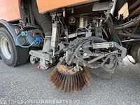 Veegmachine vrachtwagen volvo, fm9 4x2r met johnston beam vx800, bouwjaar 2006 - afbeelding 16 van  25