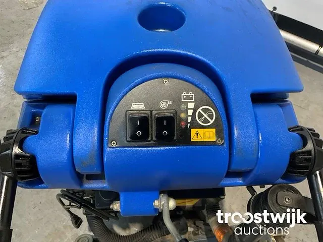 Veegmachines, zelfrijdend - afbeelding 4 van  15