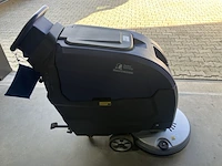 Veeg/schrobmachine, sauber, sb402 bh, blauw/zwart, 2024 - afbeelding 1 van  9