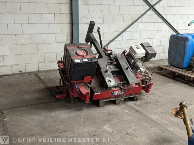 Veegwerktuig voor heftruck m sweep, honda gx390 motor - afbeelding 3 van  10