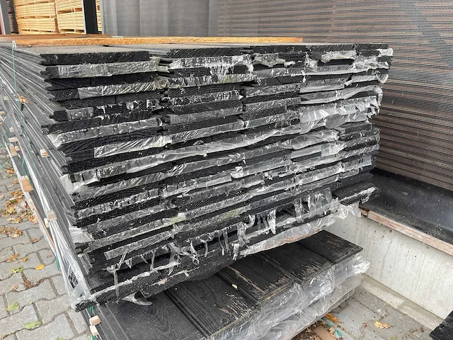 Veer en groef zwart gecoat 5000x185x18mm (140x) - afbeelding 3 van  3