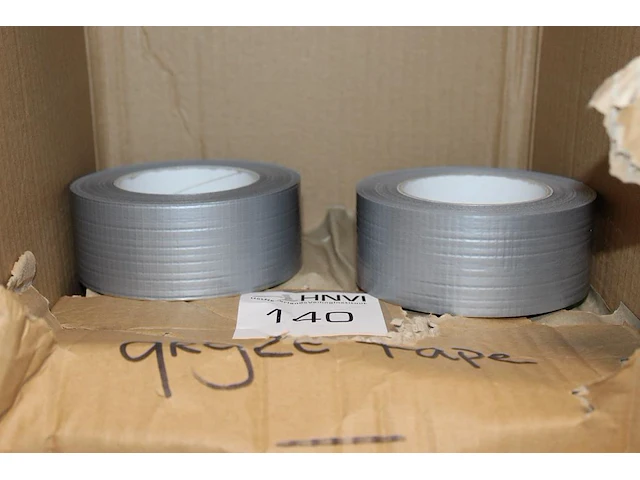 Veertien rollen grijze ducttape 50mm x 50m in doos. - afbeelding 2 van  2