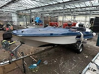 Vega 410 speedboot met 35pk evinrude motor + trailer - afbeelding 1 van  13