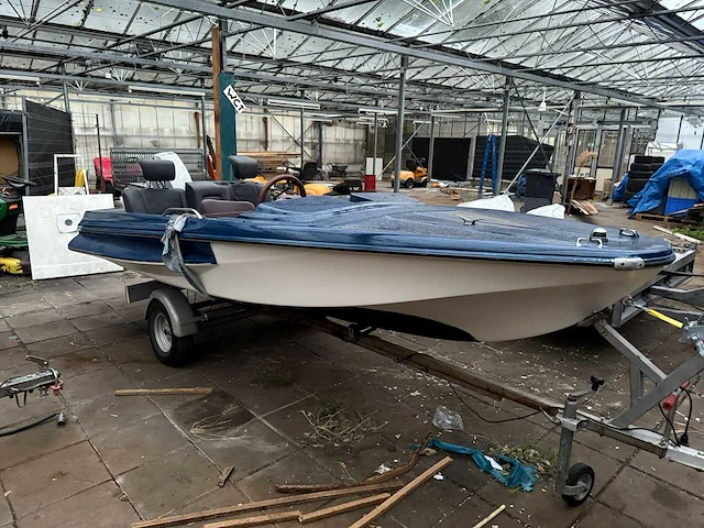 Vega 410 speedboot met 35pk evinrude motor + trailer - afbeelding 6 van  13