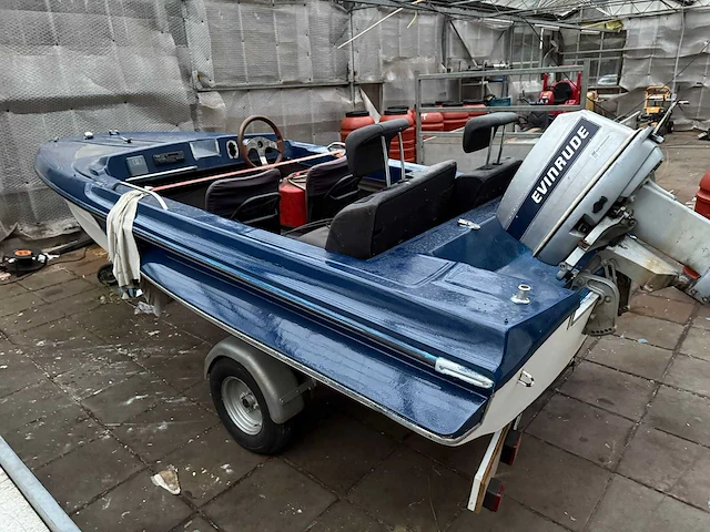 Vega 410 speedboot met 35pk evinrude motor + trailer - afbeelding 8 van  13
