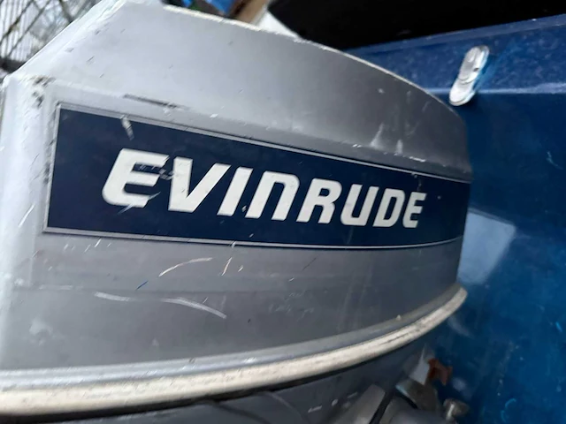 Vega 410 speedboot met 35pk evinrude motor + trailer - afbeelding 9 van  13