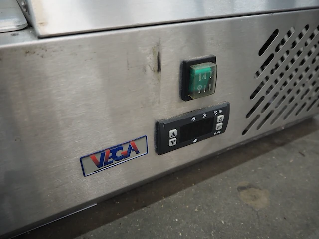 Vega - afbeelding 2 van  12