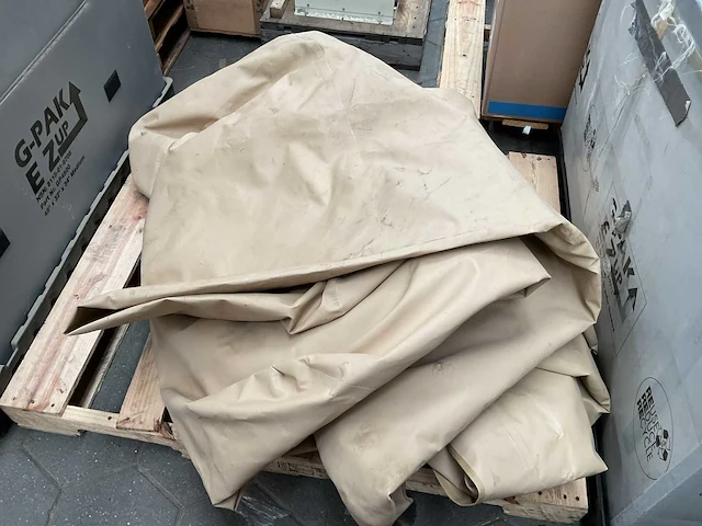 Vehicle cover - afbeelding 1 van  3