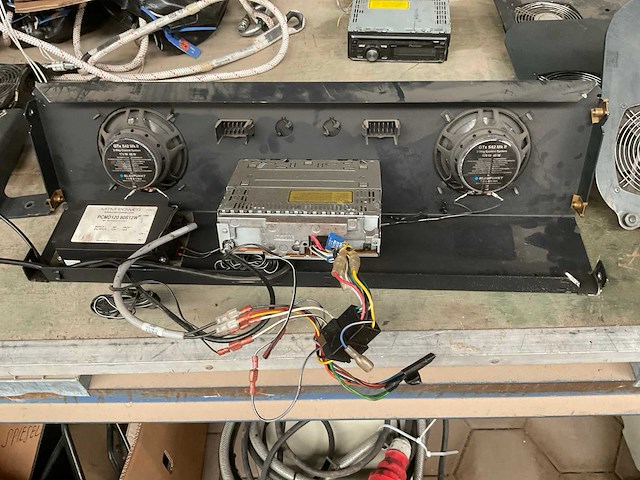 Vehicle dashboard audio systeem - afbeelding 5 van  6