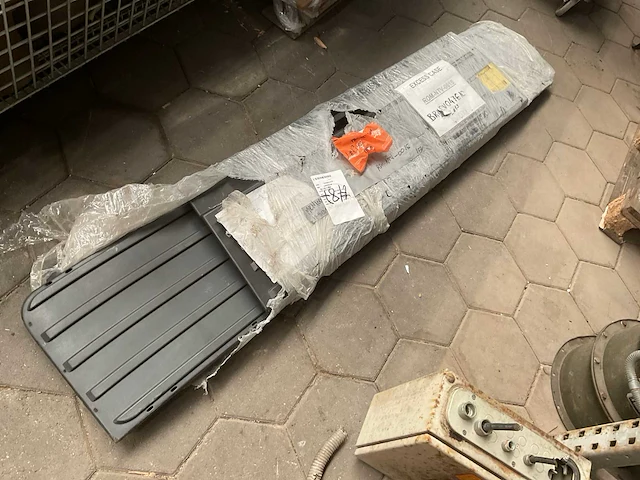 Vehicle grill - afbeelding 1 van  6