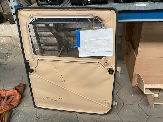 Vehicular door - afbeelding 2 van  3