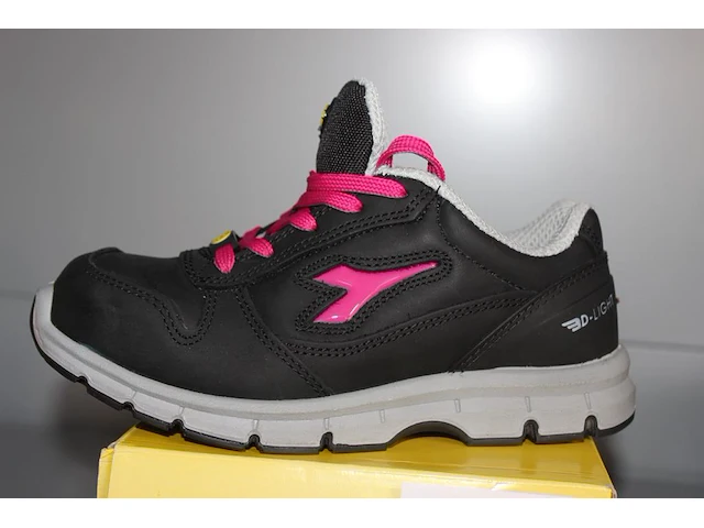 Veiligheid-werkschoen utility diadora maat 36. - afbeelding 1 van  2