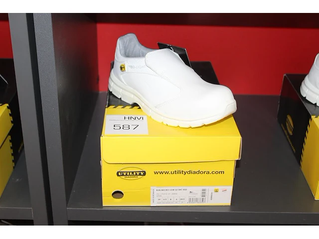Veiligheid-werkschoen utility diadora maat 39. - afbeelding 1 van  3