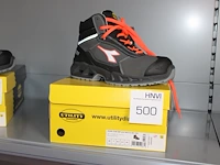 Veiligheid-werkschoen utility diadora maat 40. - afbeelding 1 van  3