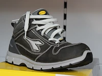 Veiligheid-werkschoen utility diadora maat 40. - afbeelding 2 van  3