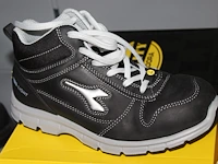 Veiligheid-werkschoen utility diadora maat 40. - afbeelding 1 van  2